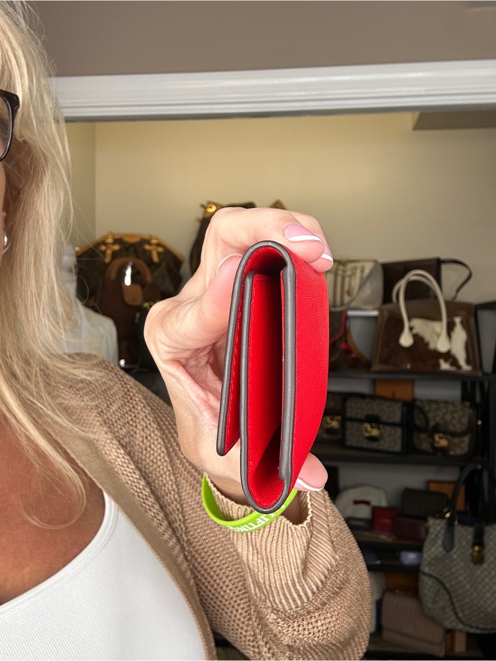 NWT Tory Burch Emerson Key Case Brilliant Red Saffiano Leather Gold Hardware - Picture 5 of 11